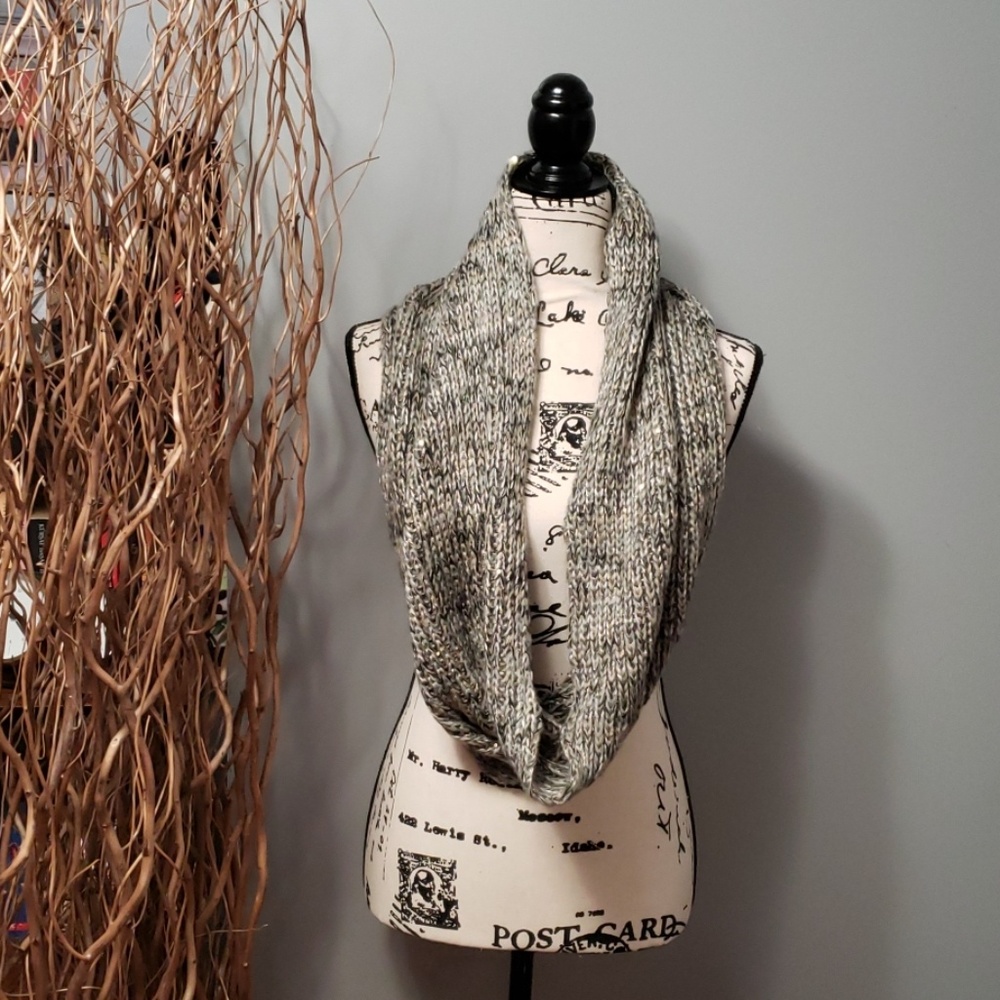 ZARA Chunky Knitted   Scarf